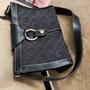 Dooney and Bourke ❤️ ring flap dark Grey canvas black leather shoulder bag